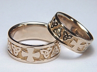14KT custom triangle and cross band