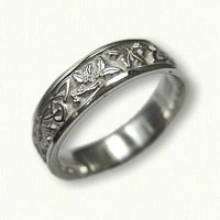 Sterling Silver Celtic Triangle Knot Band with Holly Leaves & Berries